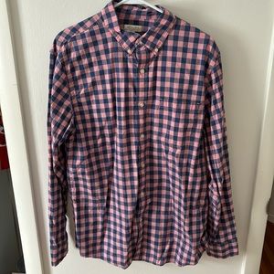 𝅺MEN’S Sonoma Life & Style blue and pink Plaid Button Down Collared Shirt.